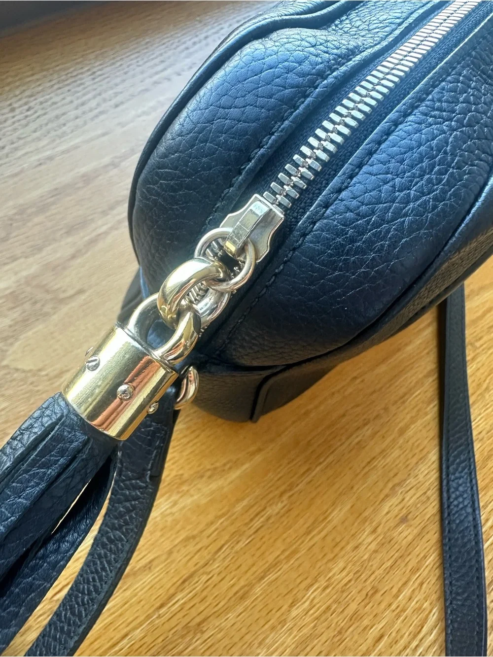 Gucci Soho Disco Black Pebbled Leather Crossbody Bag Tassel Authentic